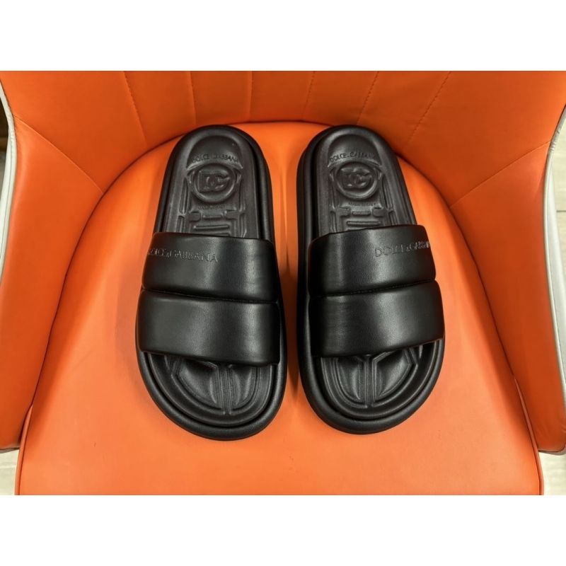 ch**an D*or slippers